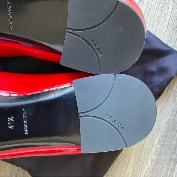 NWT Prada Red Patten Leather Ballet Flats Rounded Toe Gold Buckle Size 41.5 - Picture 7 of 14